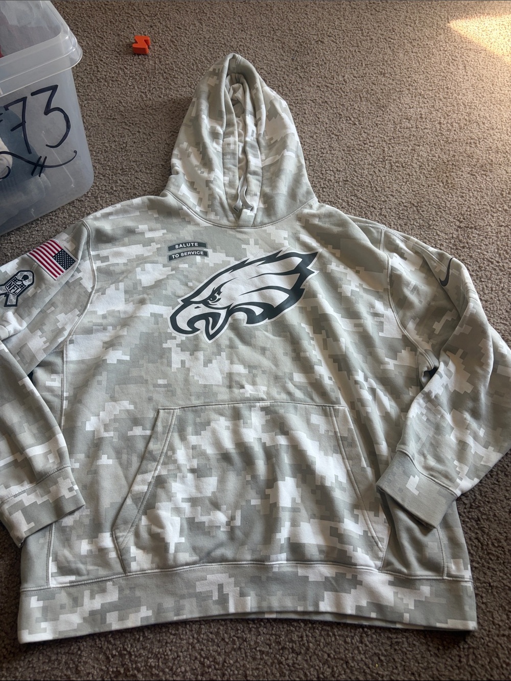 B73 Philadelphia Eagles Mens XXL Camo Pullover Hoodie - Salute to Service
